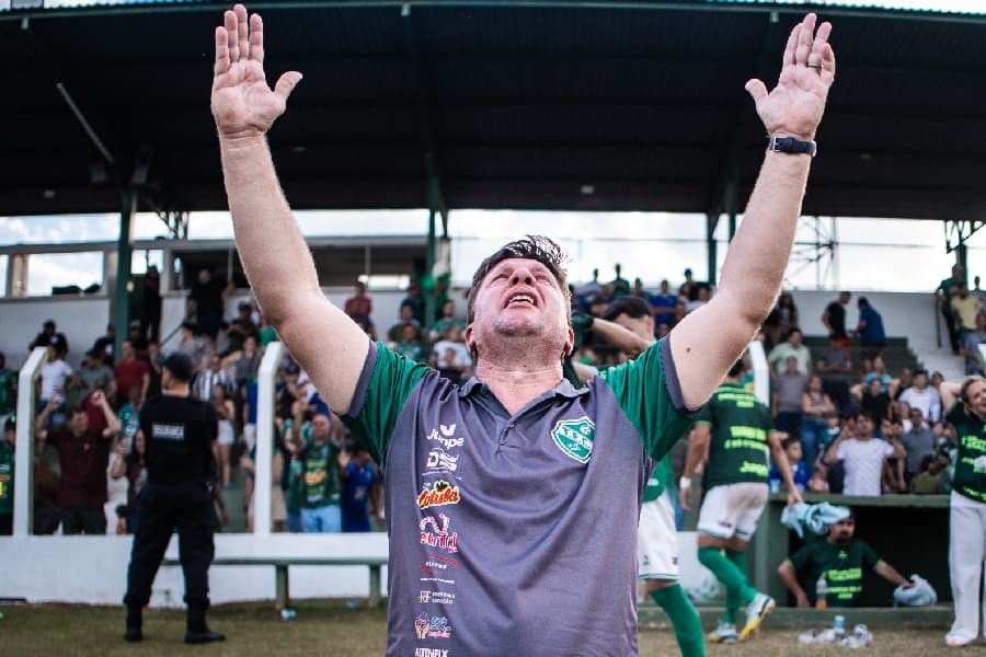 Ex-zelador, técnico protagoniza história de cinema no interior de SP