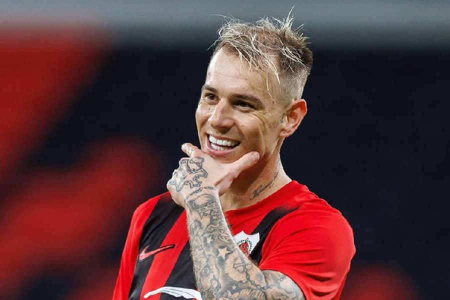 Róger Guedes amplia contrato no Catar antes da abertura da janela