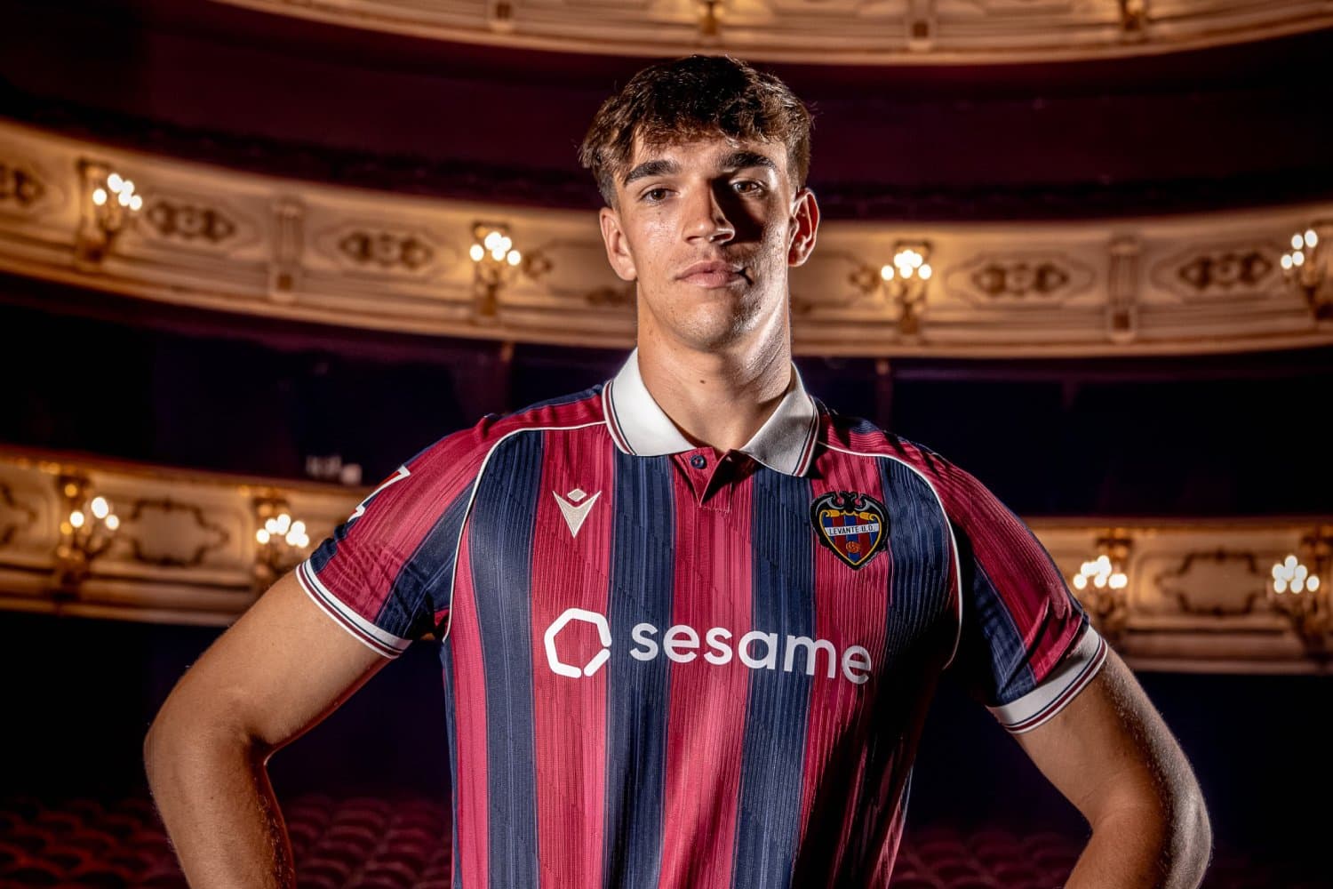 Carlos Espí é o novo centro-avante do Real Madrid
