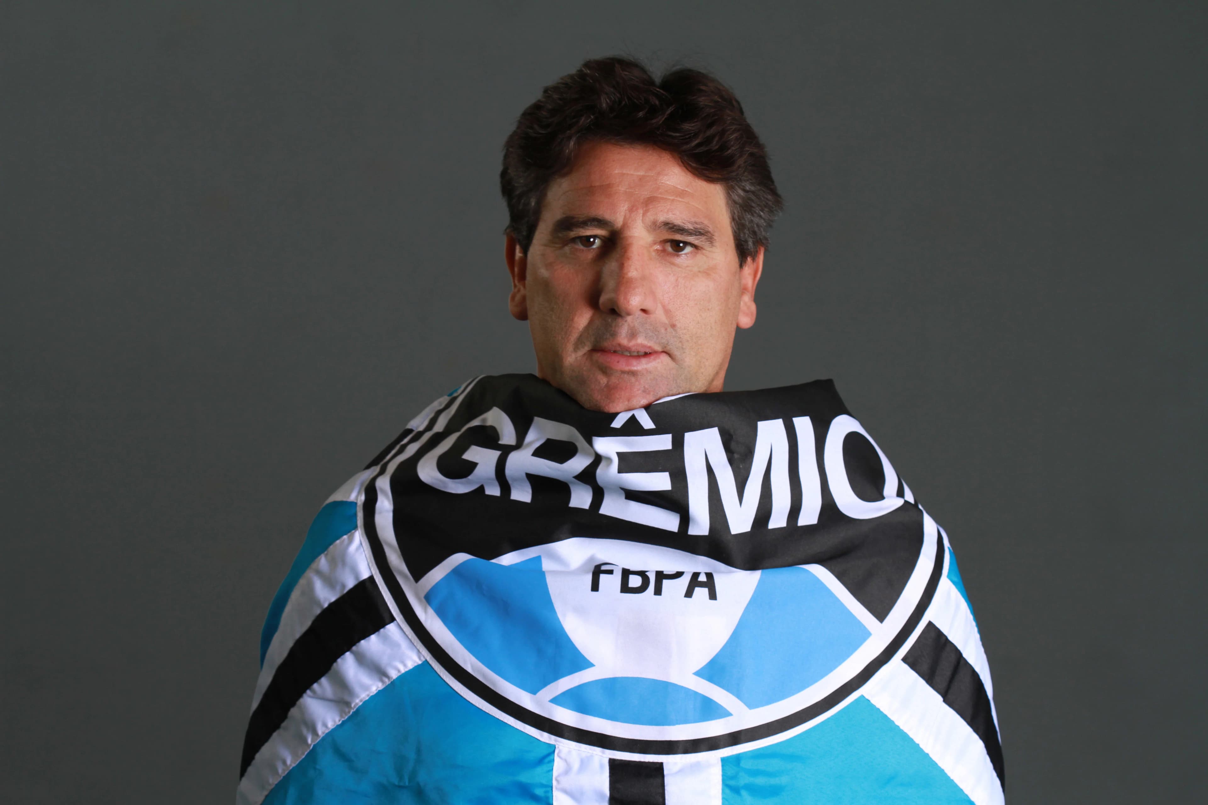 Na versão como treinador gremista; está na quarta passagem