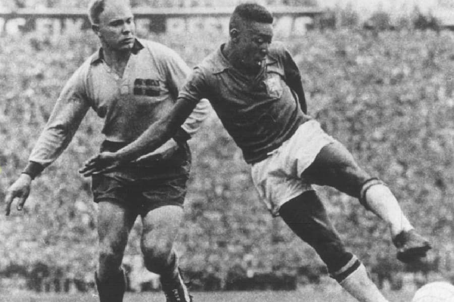 Camisa de Pelé da Copa de 58 vai a leilão em Nova York