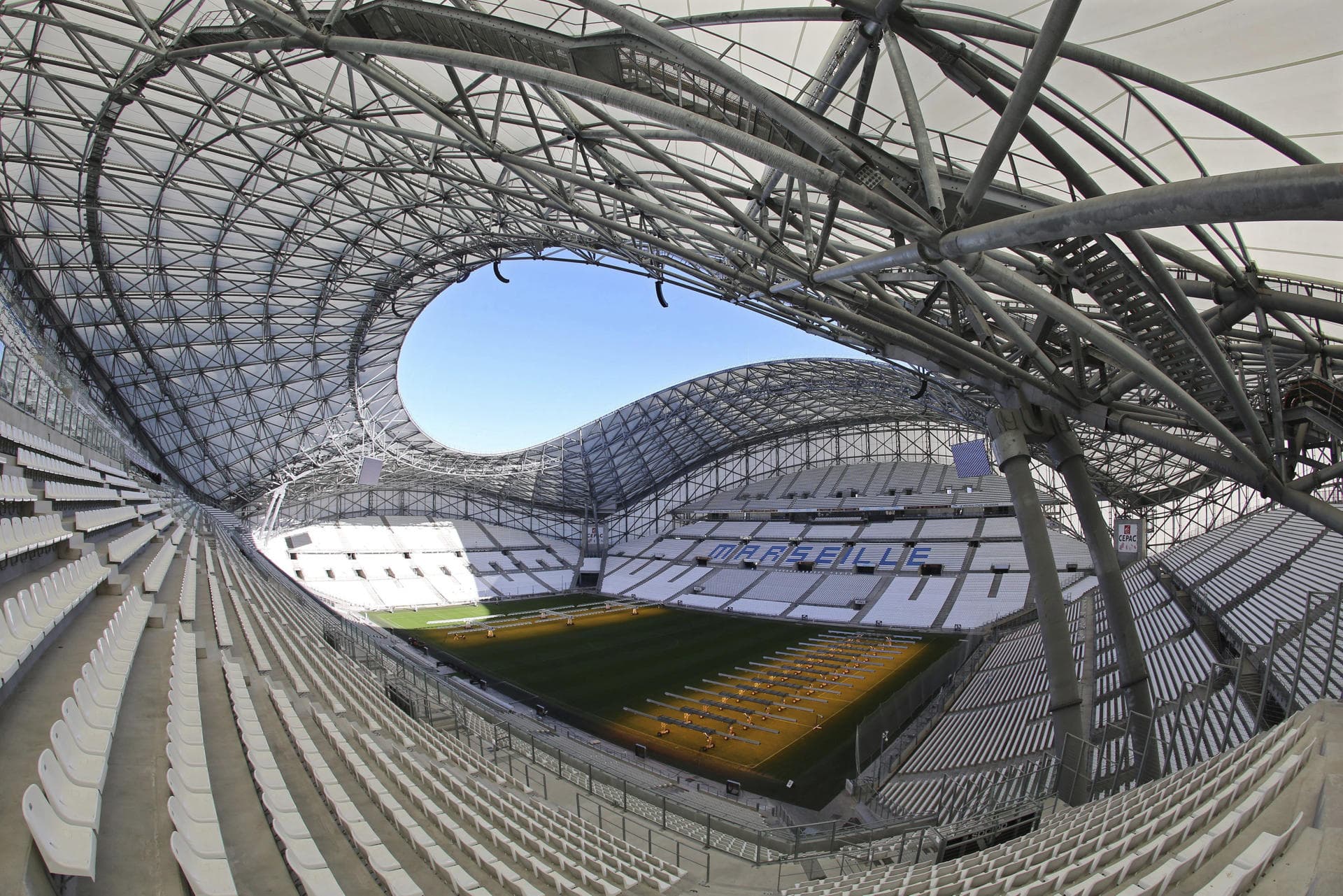 Marseille pode ser excluído da Liga Europa por dívidas