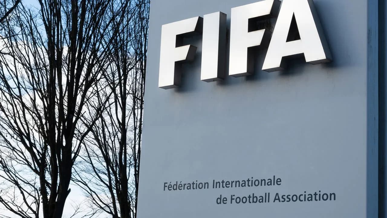 Fifa bane ex-dirigente da Guiana por assédio sexual; entenda