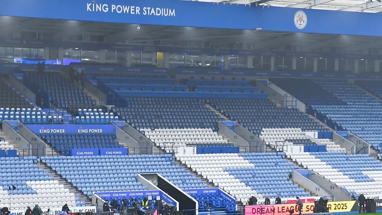 Leicester é rebaixado para a 3ª divisão 10 anos após título inglês