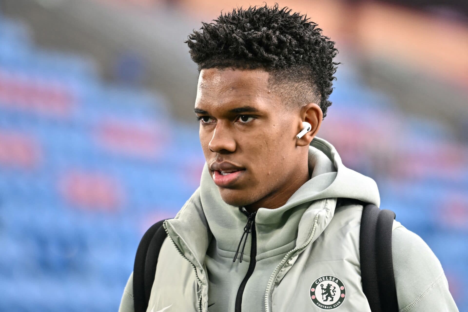 Estêvão sofre ruptura no músculo da coxa e Copa fica em risco