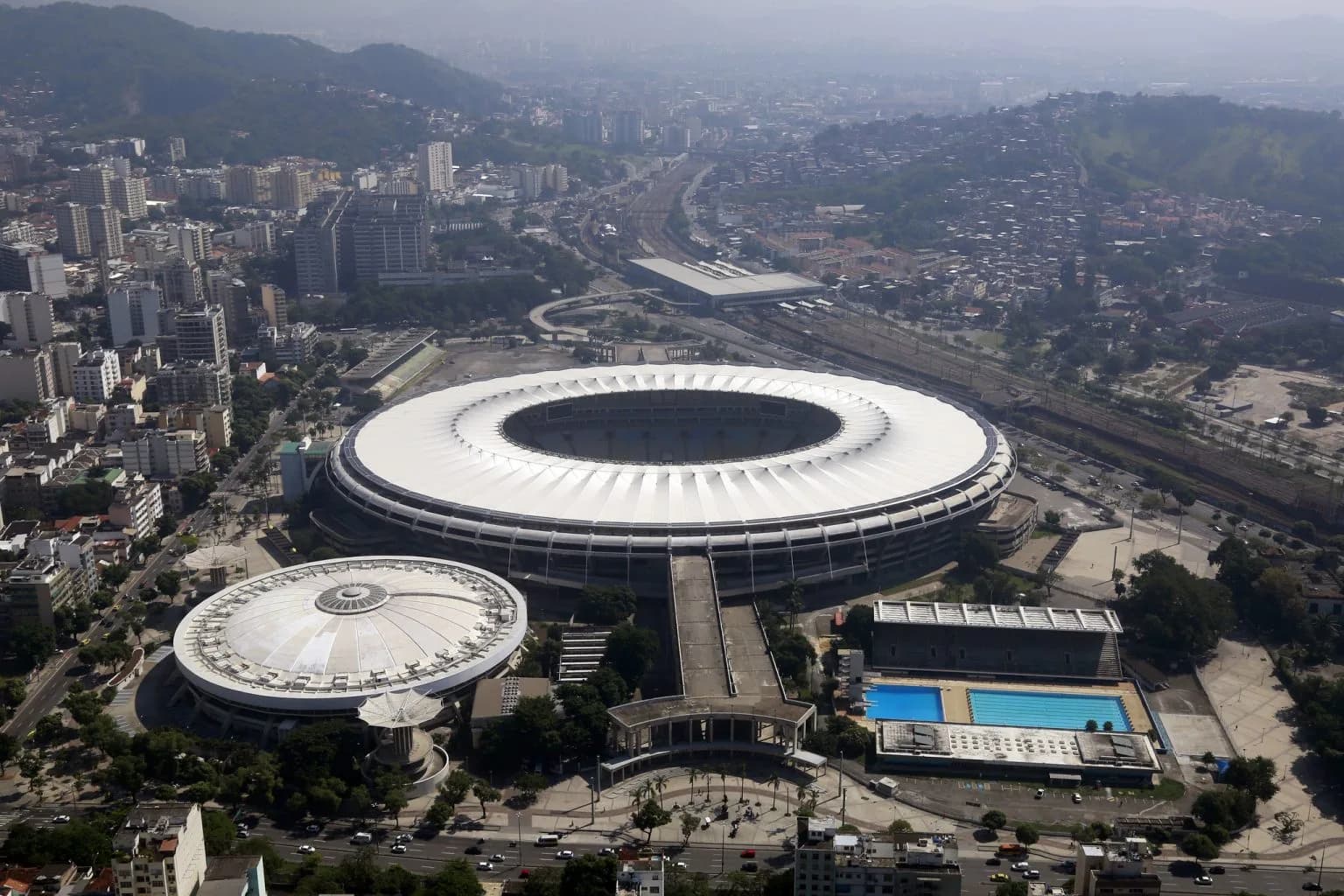 Estação de metrô do Maracanã é renomeada como ‘Rei Pelé’