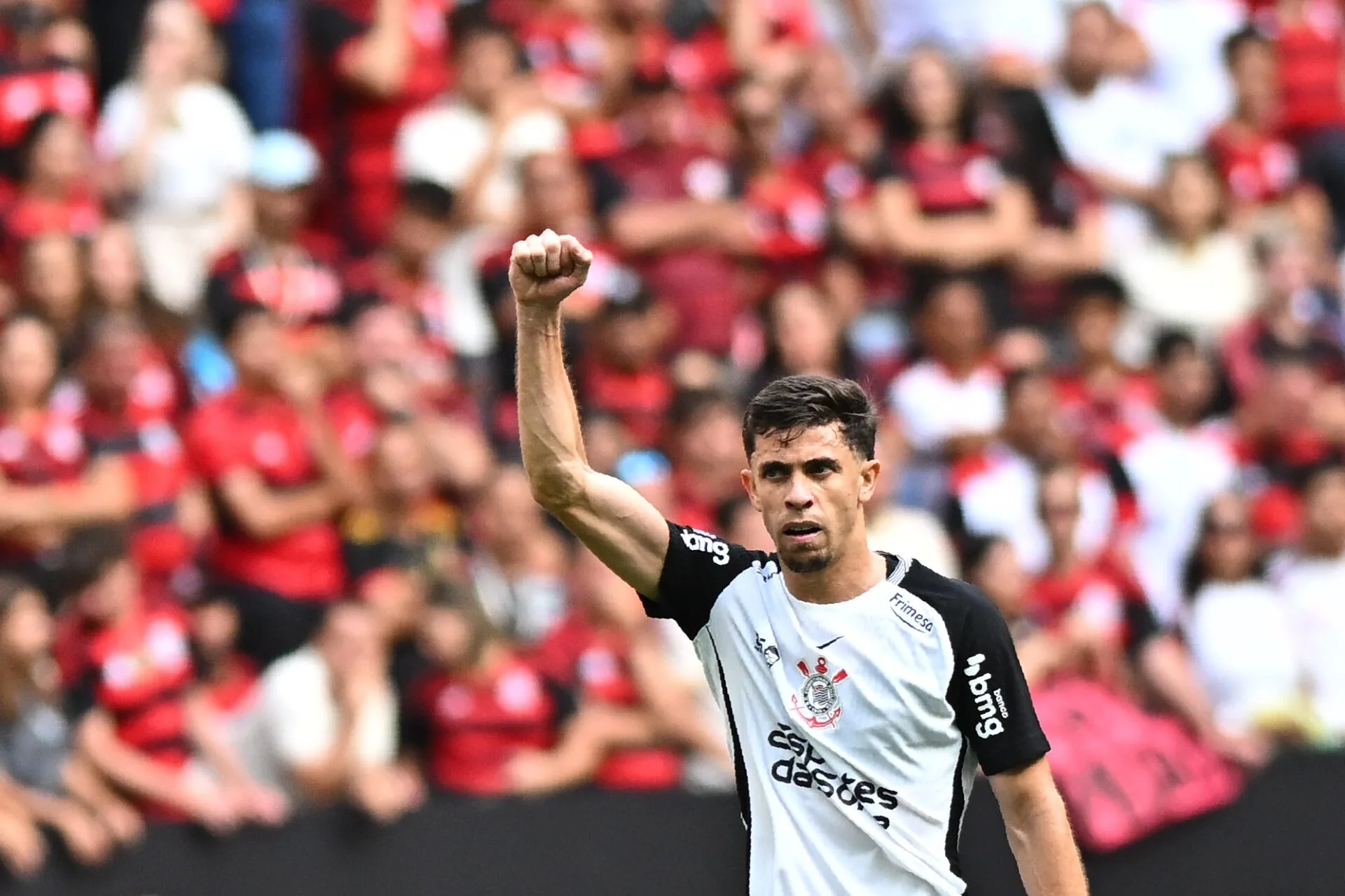 Corinthians perde Gabriel Paulista para jogo contra o Botafogo