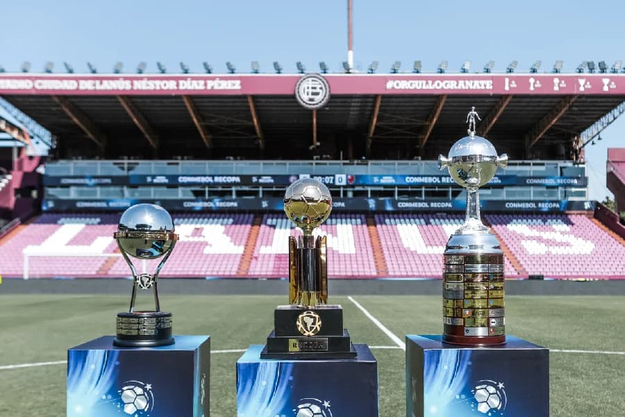 Flamengo e Lanús disputam a Recopa, após títulos da Sula e da Libertadores - Divulgação/Conmebol