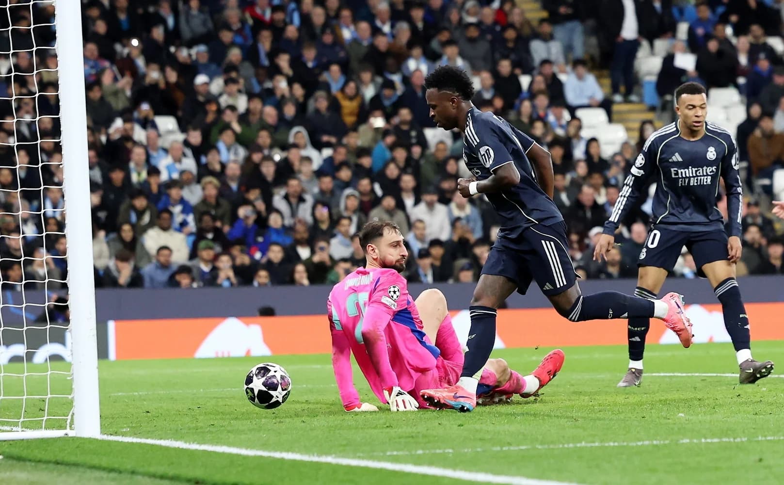 Vini Jr. triplica média de gols e lidera Real na Champions