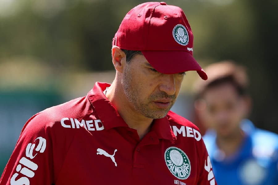 Palmeiras critica STJD e apoia Abel Ferreira após suspensão