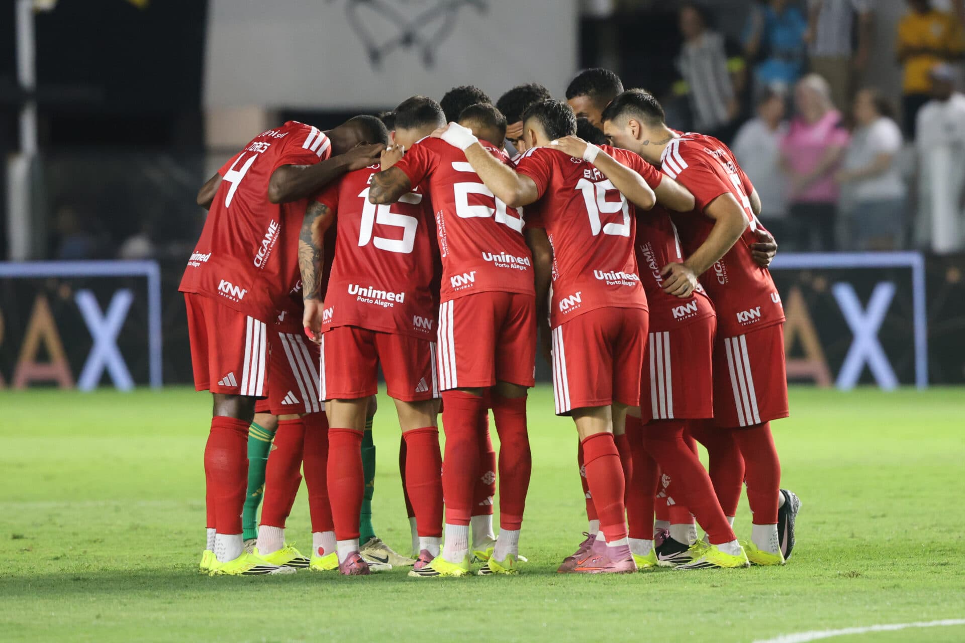 Internacional sai na frente de Athletic na Copa do Brasil