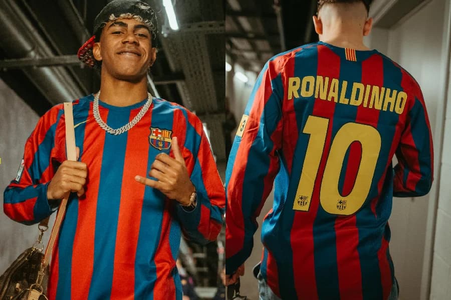 Jogadores do Barcelona chegam ao Camp Nou com camisa de Ronaldinho