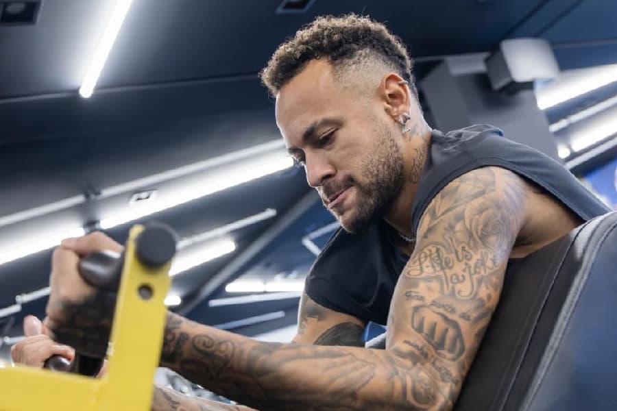 Santos retoma os trabalhos no CT Rei Pelé; Neymar faz academia