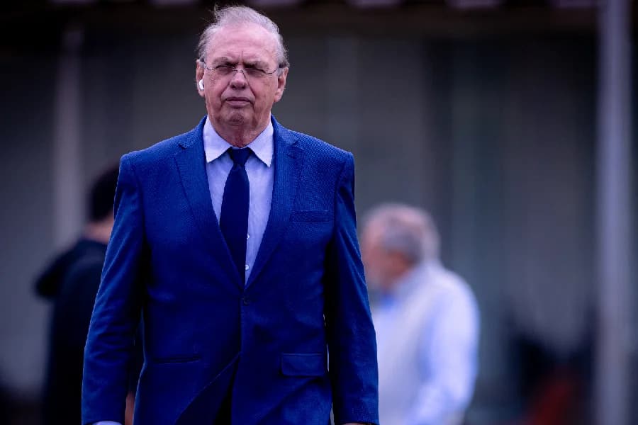 Corinthians quita salários atrasados do elenco e comissão