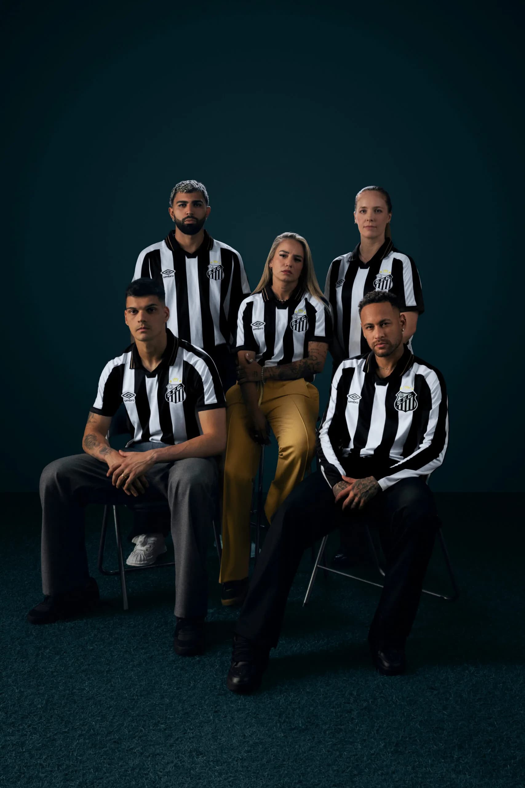 Santos apresenta uniforme 2 para a temporada 2026