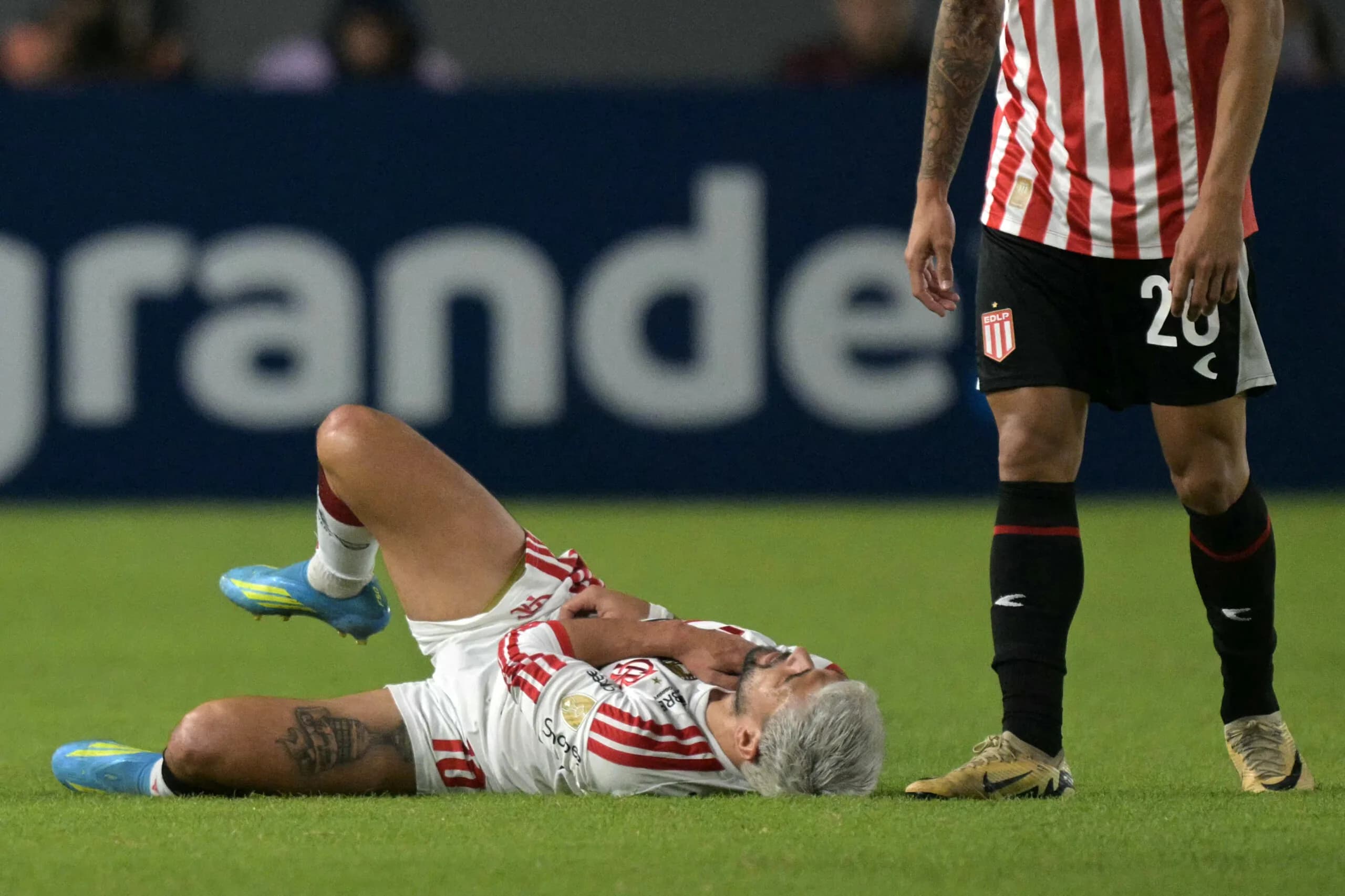 Arrascaeta passará por cirurgia após fratura na clavícula e vira preocupação para Copa