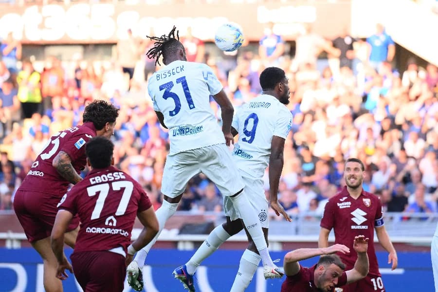 Inter de Milão abre dois gols, mas Torino busca empate heroico