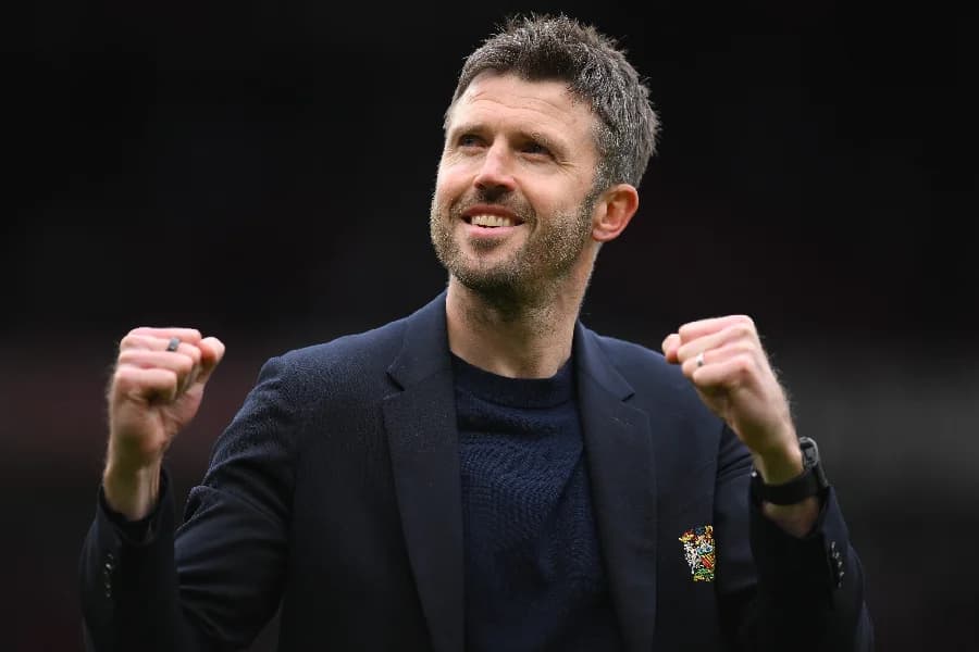 Premier League: Carrick concorre a Treinador da Temporada