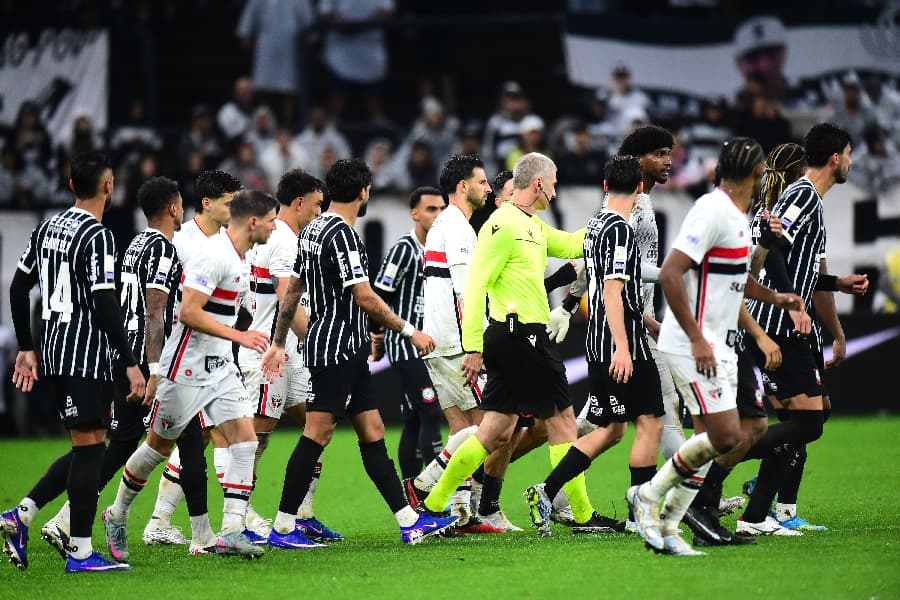 Corinthians é denunciado no STJD por vape e uniforme irregular