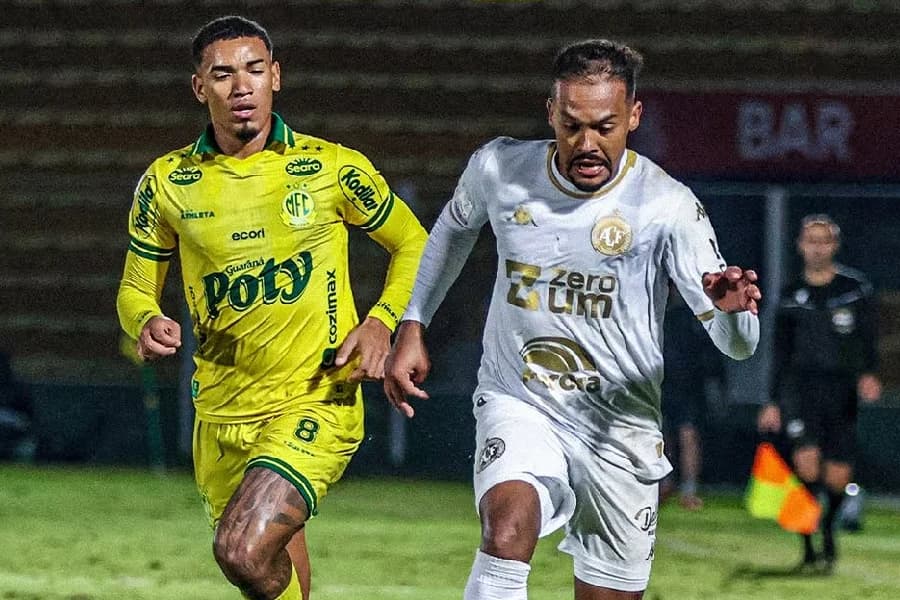 Com gol contra, Mirassol cede empate à Chapecoense no duelo dos desesperados