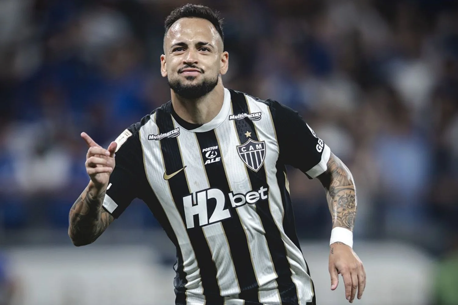 Atlético-MG afasta crise, bate Cruzeiro no Mineirão e ultrapassa o rival