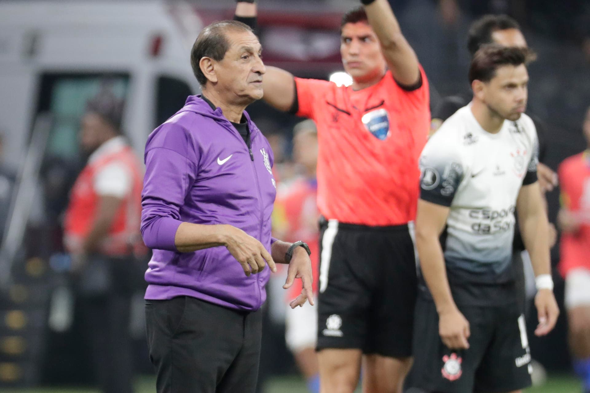 Ramón Díaz é o nome favorito para substituir Fernando Diniz