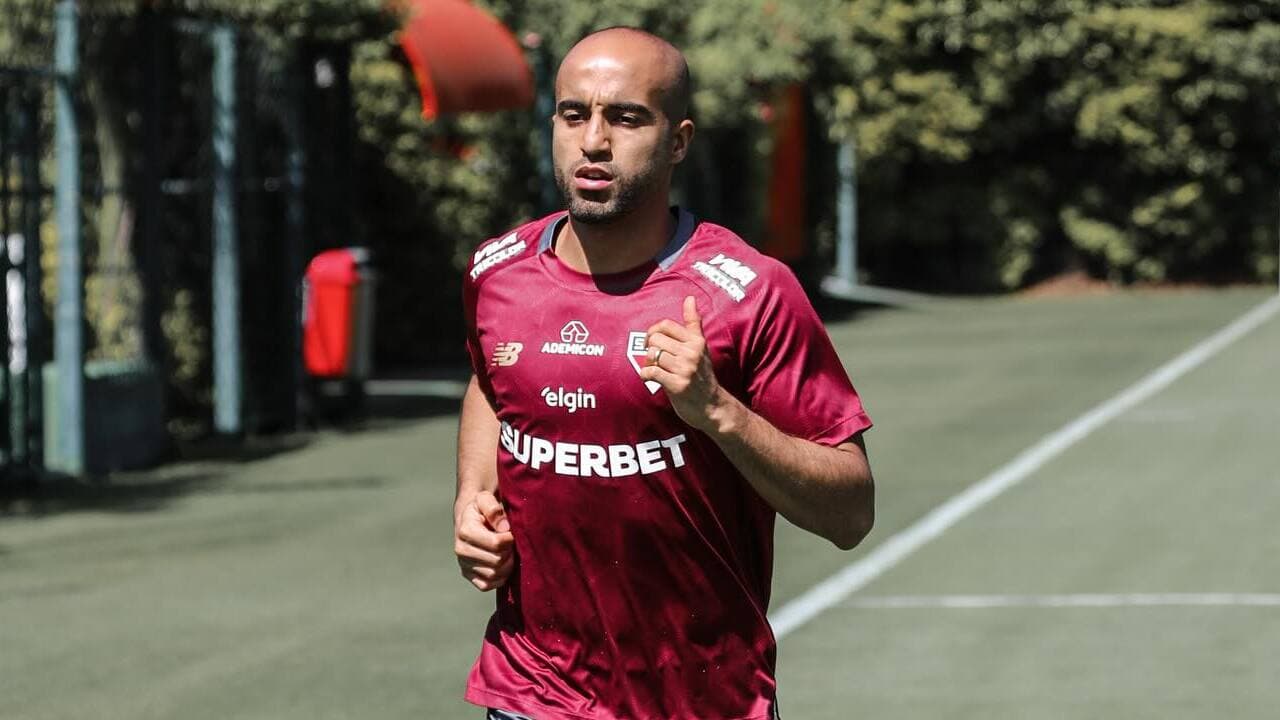 São Paulo espera volta de Lucas Moura para aliviar a pressão