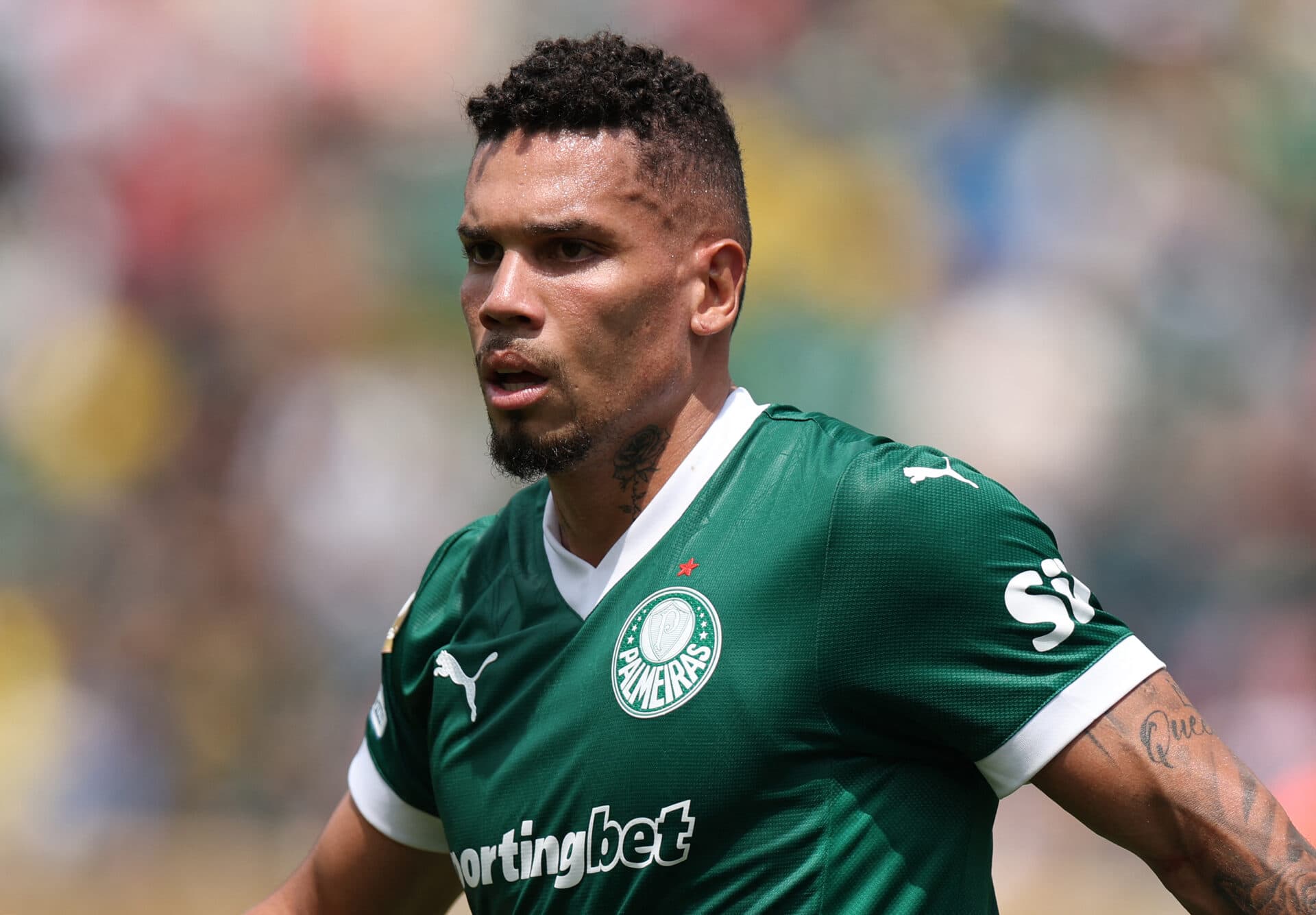 Paulinho treina antes do dérbi, mas Gustavo Gómez faz exames