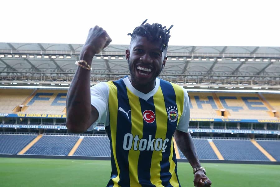 Fred trocou o United pelo Fenerbahçe após a Copa do Mundo - Divulgação / Fenerbahçe