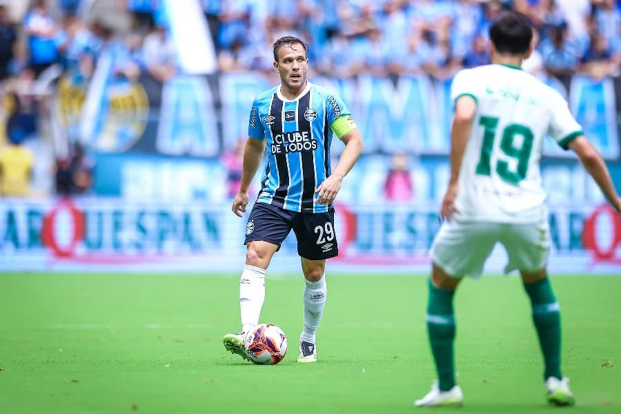 ‘Apadrinhado’ por Neymar: o que esperar de Arthur Melo no Santos