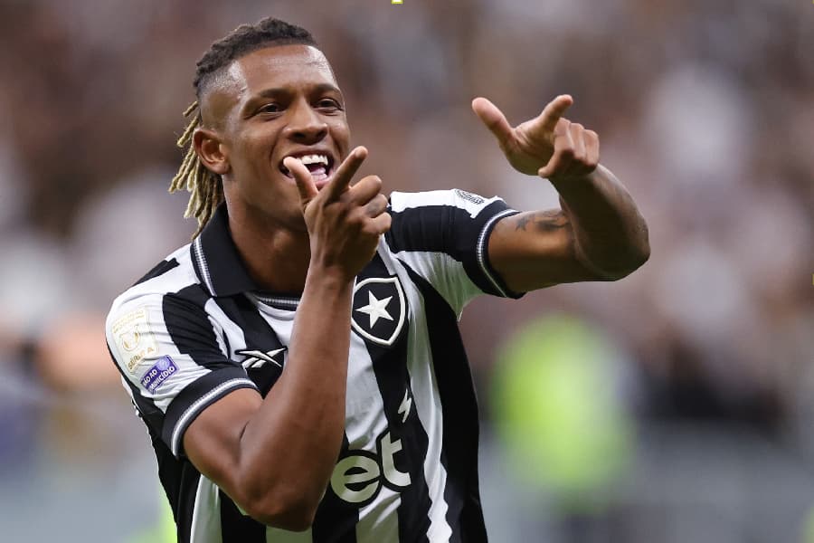 Botafogo recusa oferta do Palmeiras pelo volante Danilo, diz portal