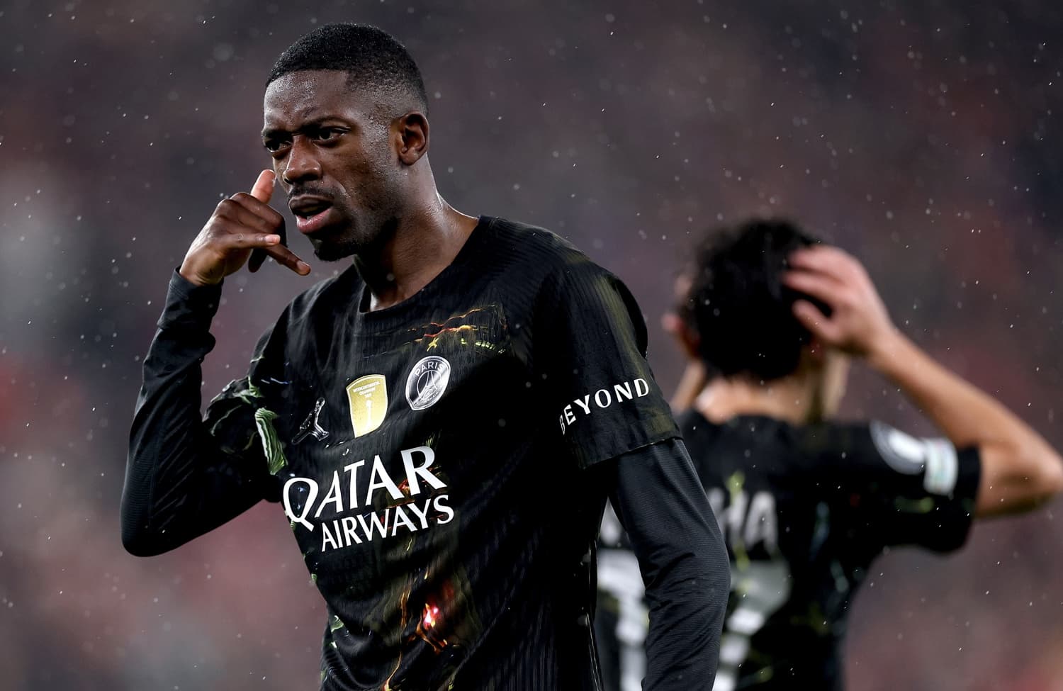 Ousmané Dembélé com a camisa do PSG - EFE/EPA/ADAM VAUGHAN
