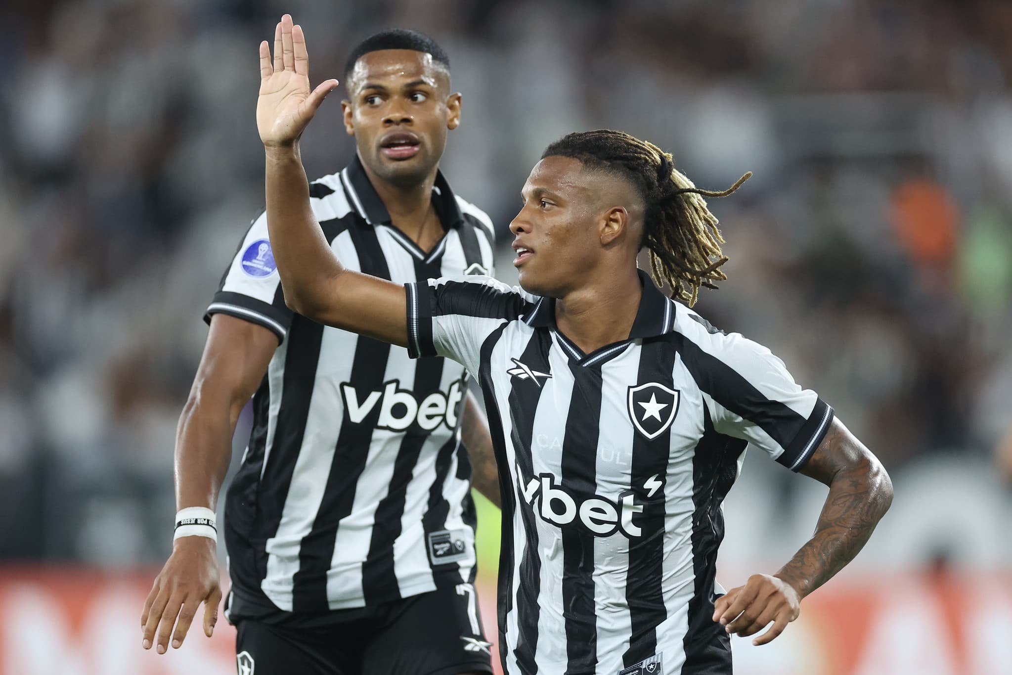 Botafogo é letal, supera o Grêmio com susto no fim e respira