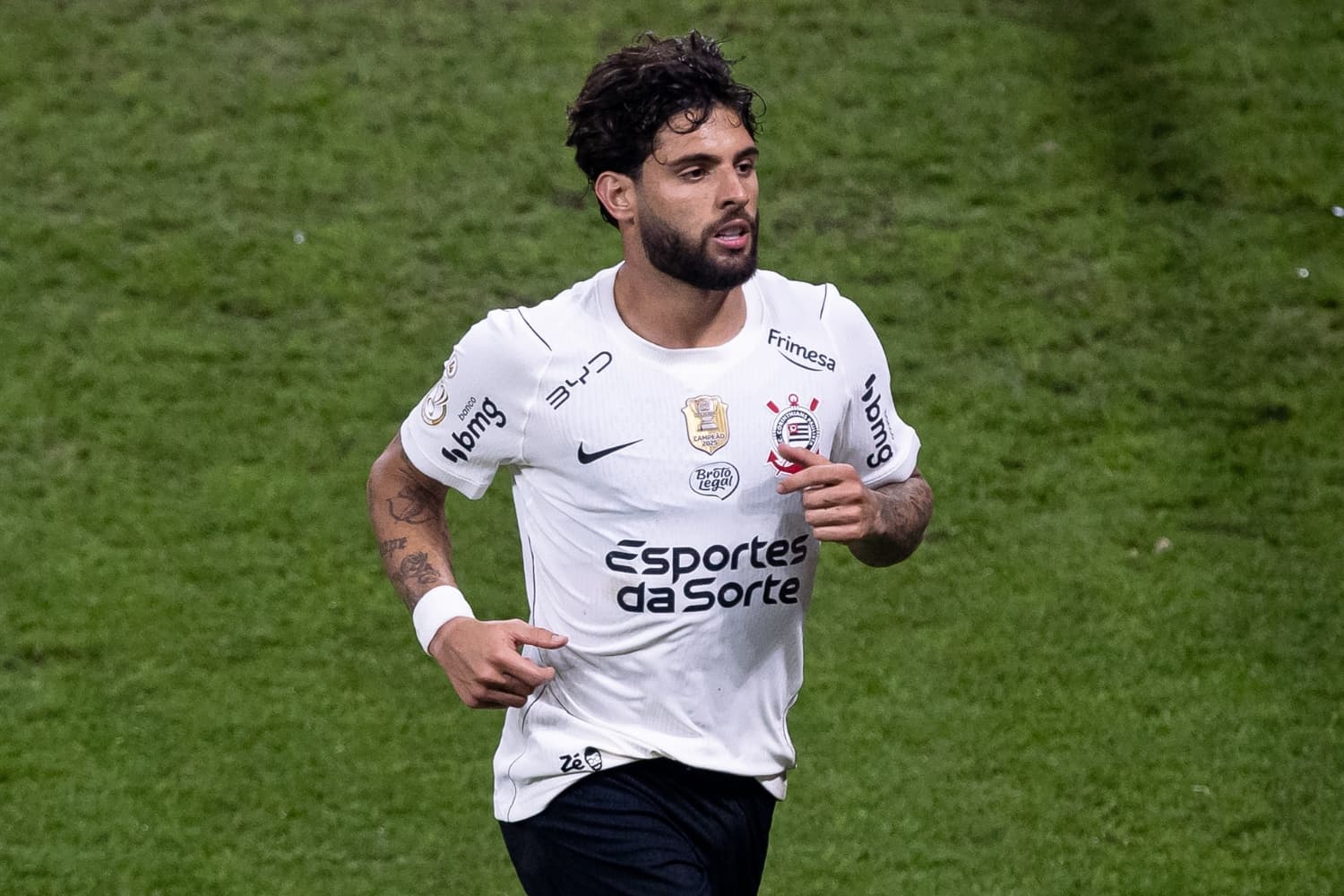 Vídeo: Yuri Alberto projeta volta de lesão e quer ‘lei do ex’ contra o Inter