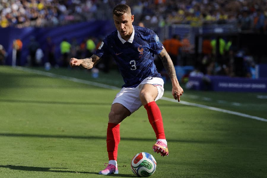 Titular da França entra na mira do PSG, diz jornalista