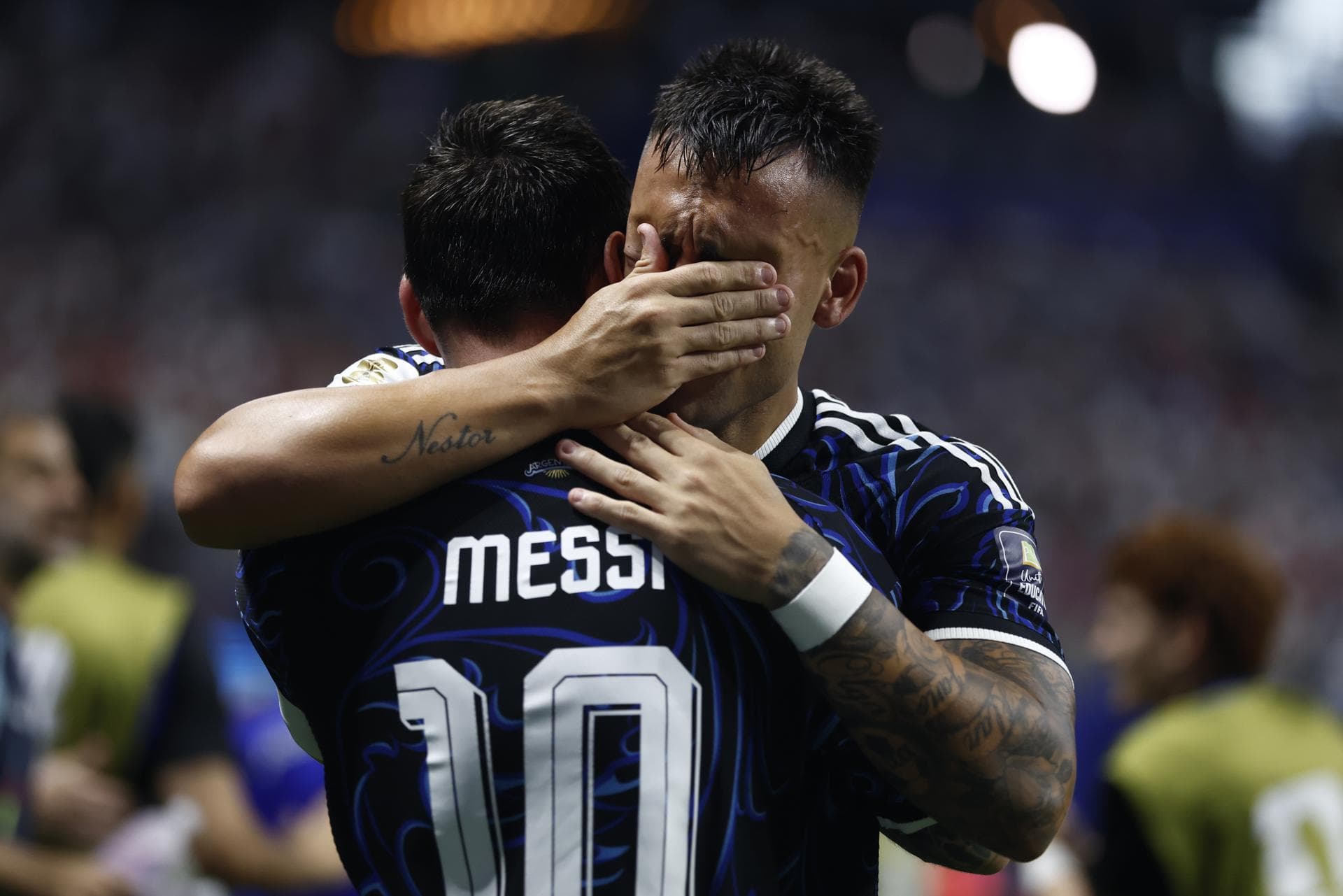 Salvador da pátria, Lautaro vira o jogo e cura ‘dores de Copa’