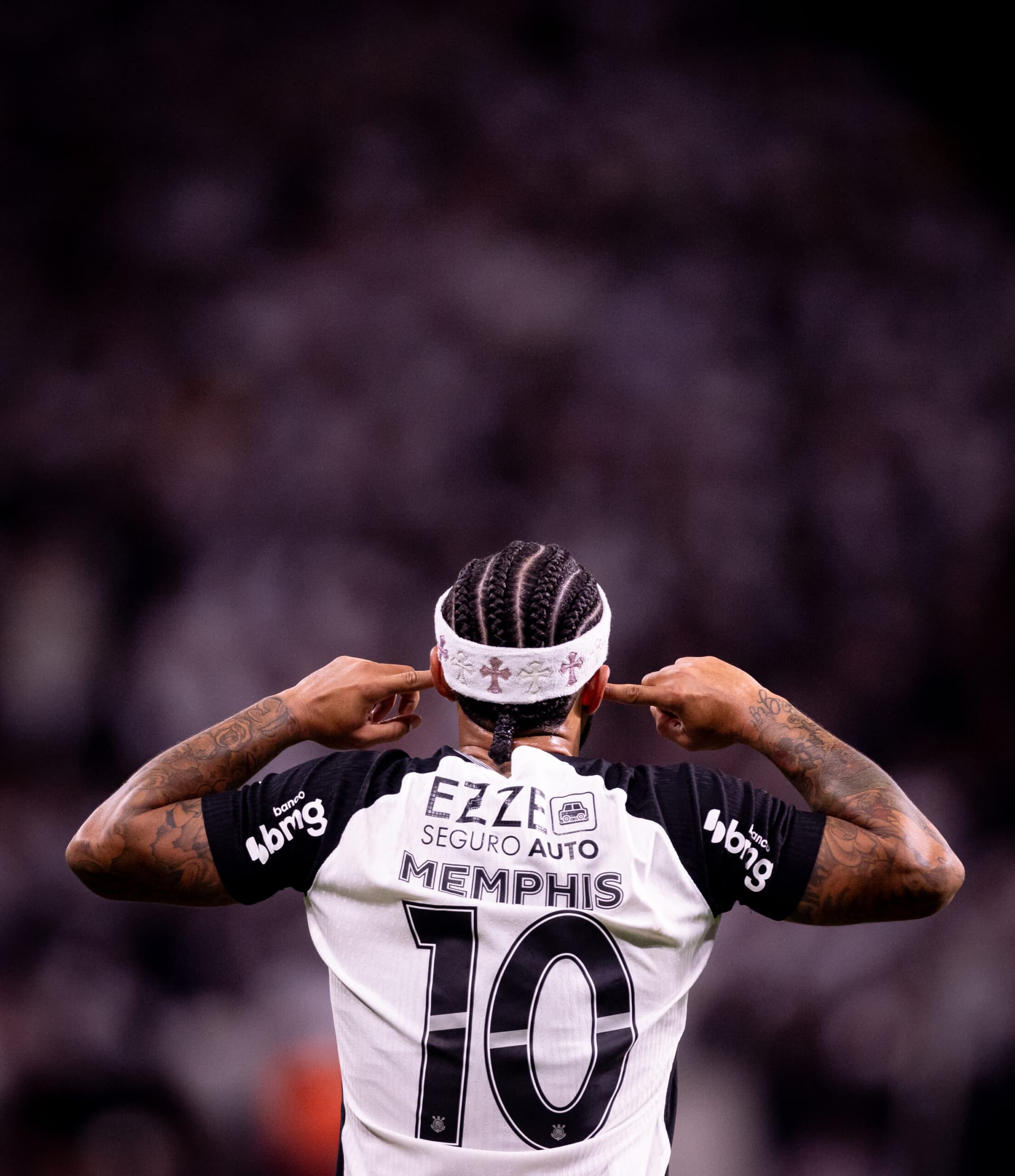 Camisa 10 holandês em sua tradicional comemoração tapando os ouvidos – Rodrigo Coca/Agência Corinthians