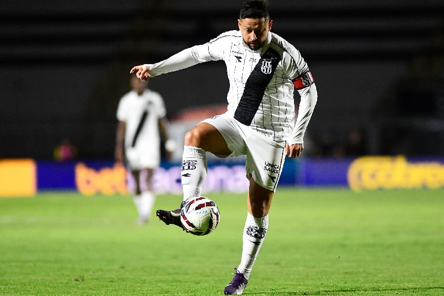 Com seis meses de salário atrasado, Ponte leva 6×0 do Vila Nova