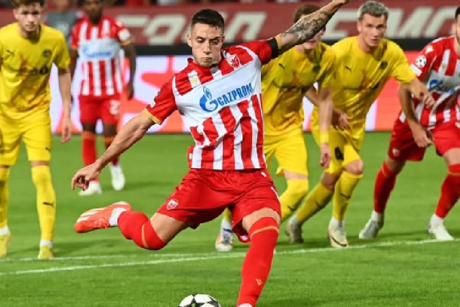 Bruno Duarte em ação pelo Estrela Vermelha - Reprodução/@b_9duarte