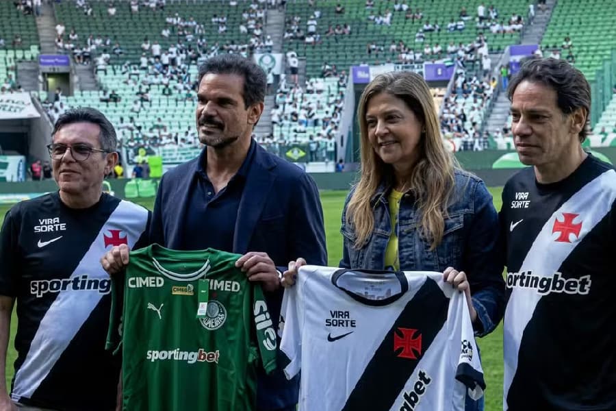Marcos Lammachia (à dir.) posa para foto com Leila Pereira - Reprodução/geTV