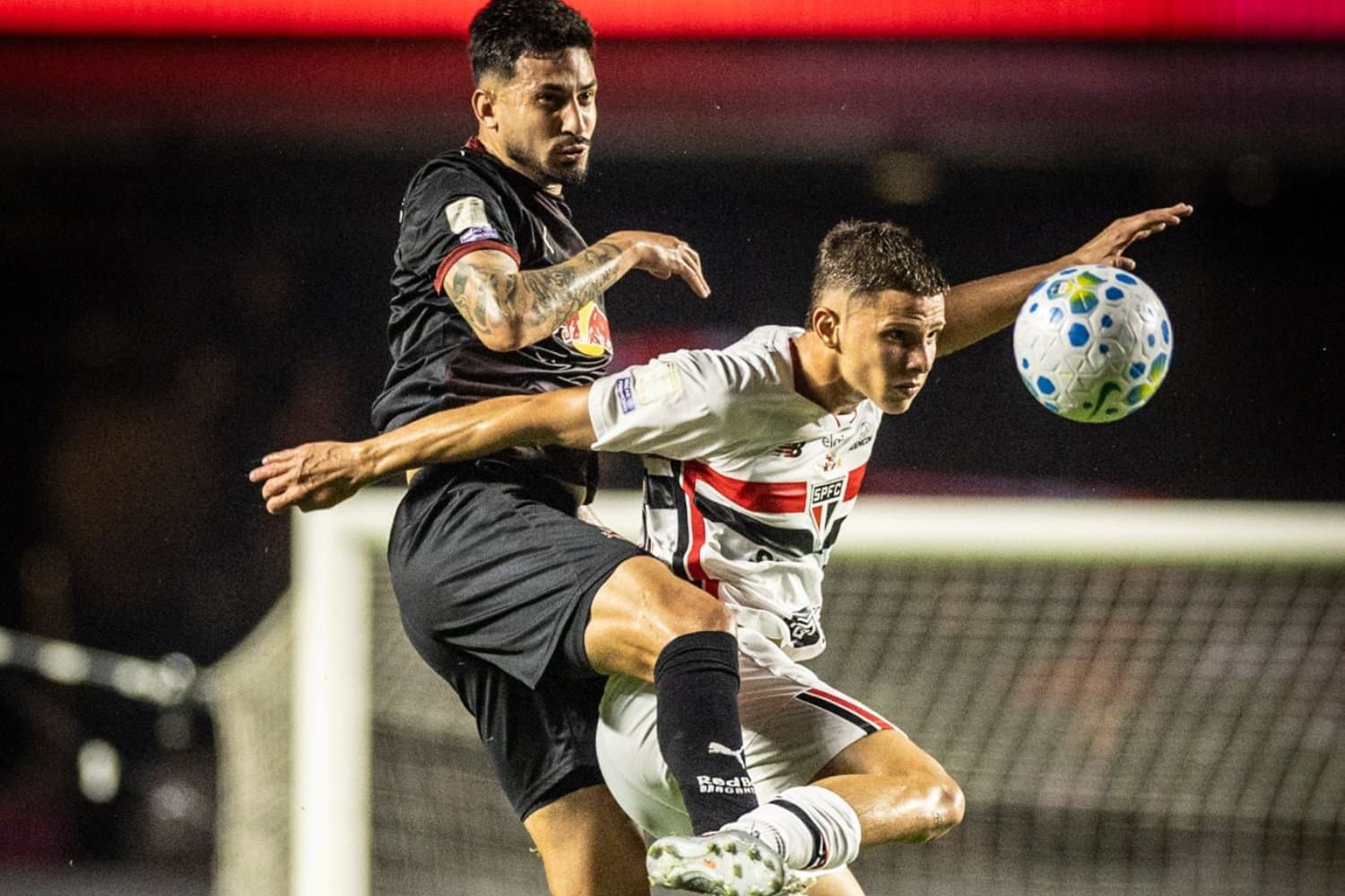 São Paulo volta a vencer no Campeonato Brasileiro