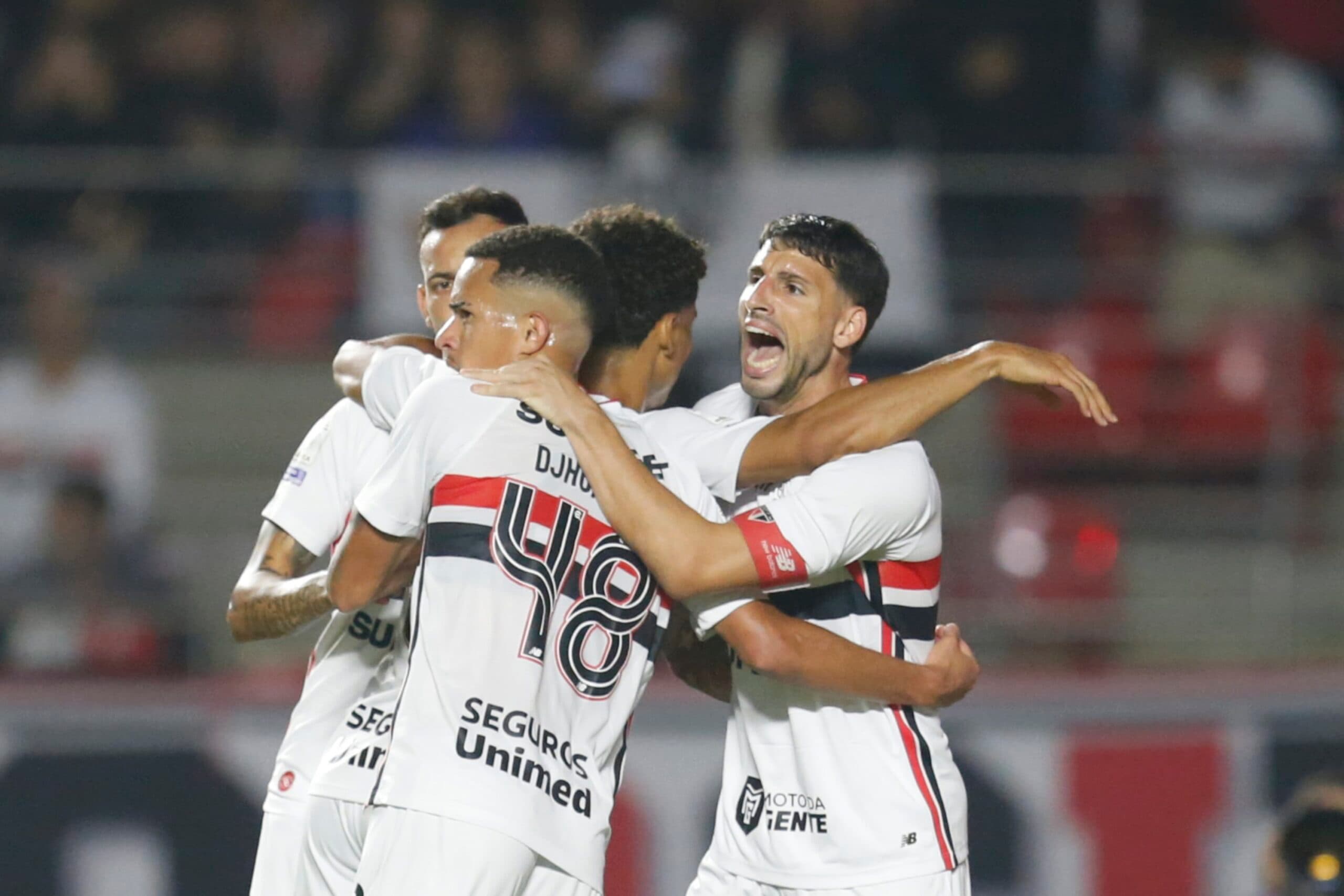 Calleri marcou o gol da vitória do São Paulo sobre o Internacional
