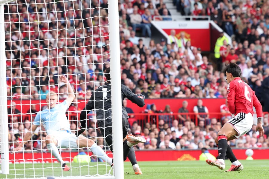 Haaland marcou o gol da vitória do Manchester City contra o United - EFE/EPA/ADAM VAUGHAN