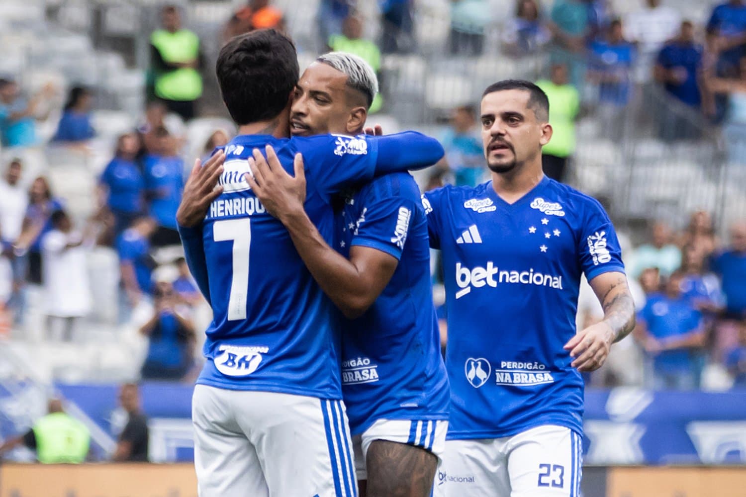 Cruzeiro bateu o Athletico-PR , no Mineirão