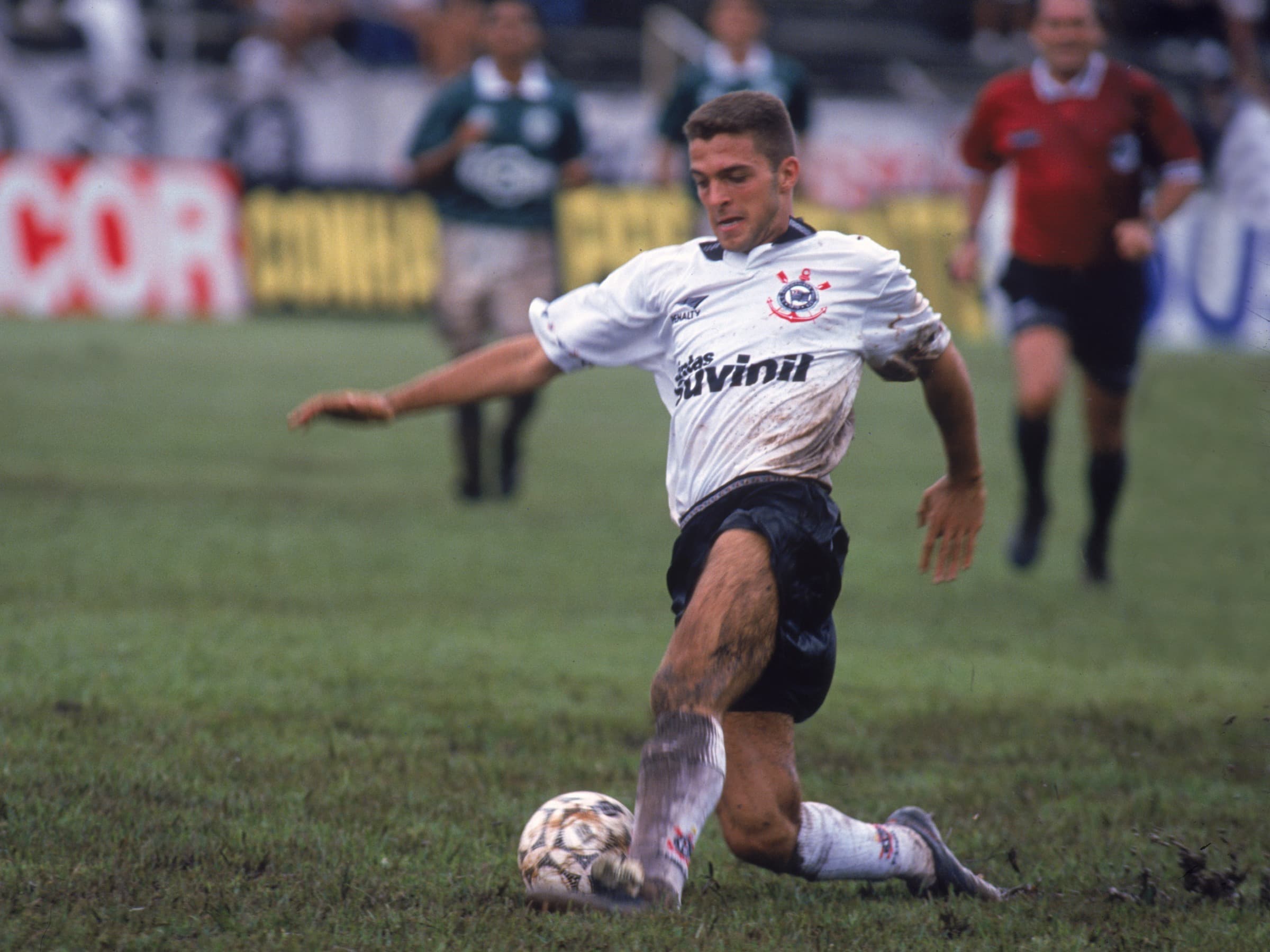 Zé Elias atuou pelo Corinthians em 161 partidas entre 1993 e 1996 e conquistou dois títulos - Acervo Placar