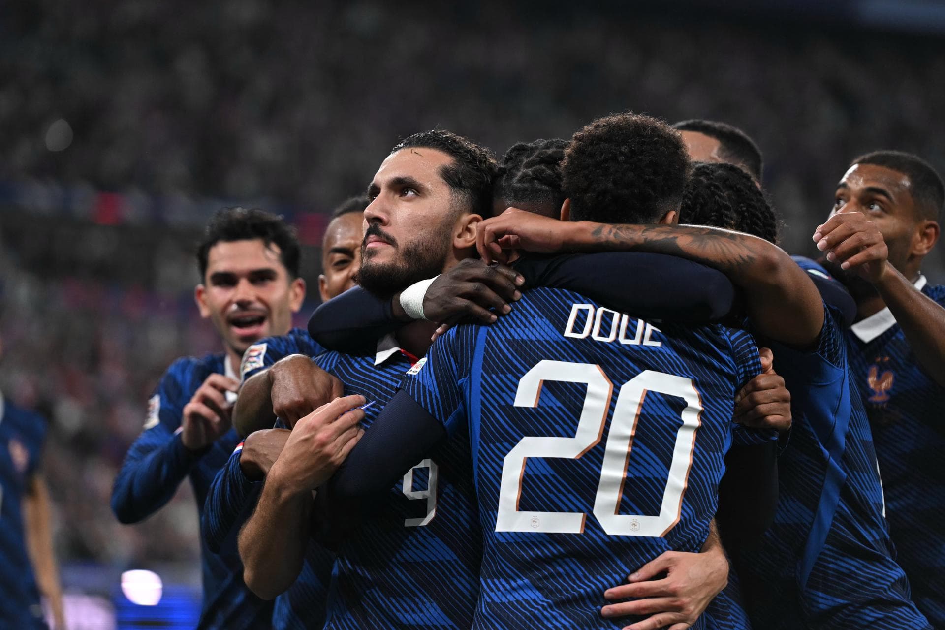 Rayan Cherki, da França, celebra gol contra a Bélgica pela Nations League (EFE/EPA/FIRAS ABDULLAH)