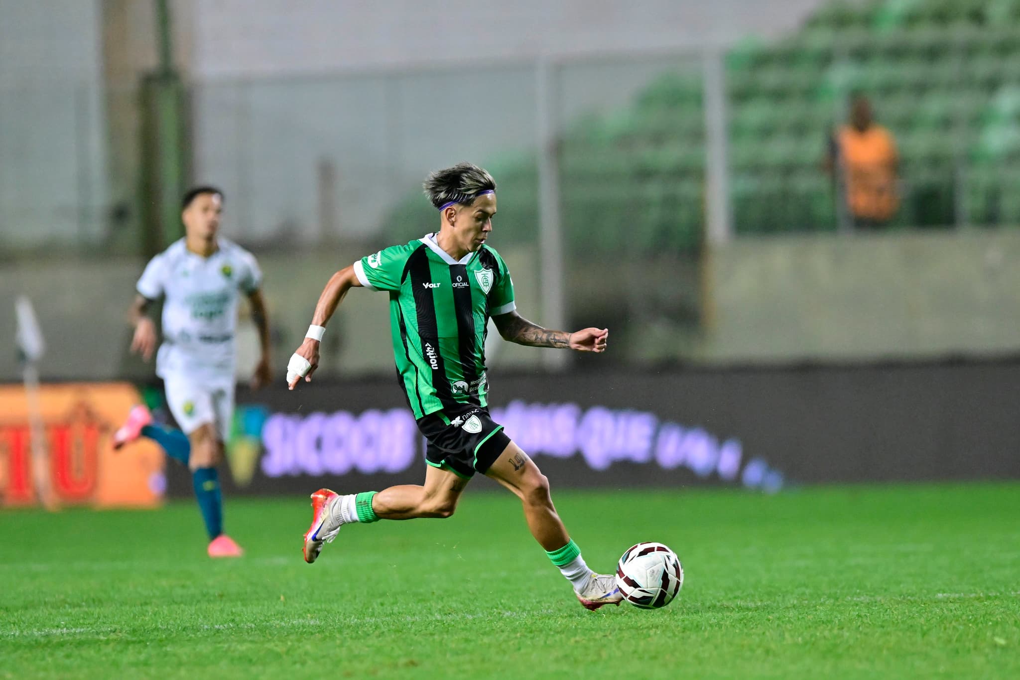 América-MG suporta pressão, vence o Cuiabá por 1 a 0 pela Série B