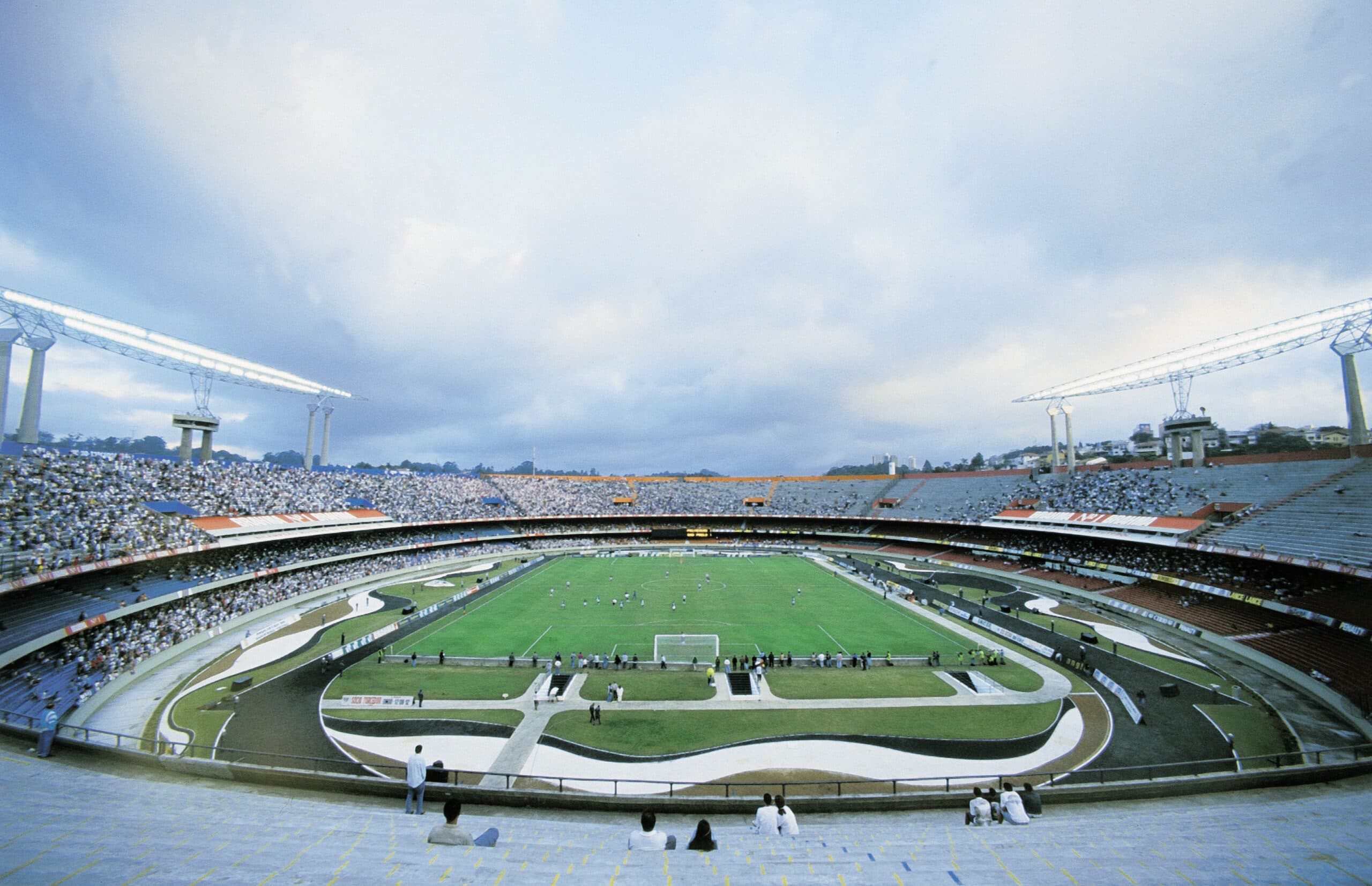 Campo e arquibancada do Estádio do Morumbi (Acervo/PLACAR)
