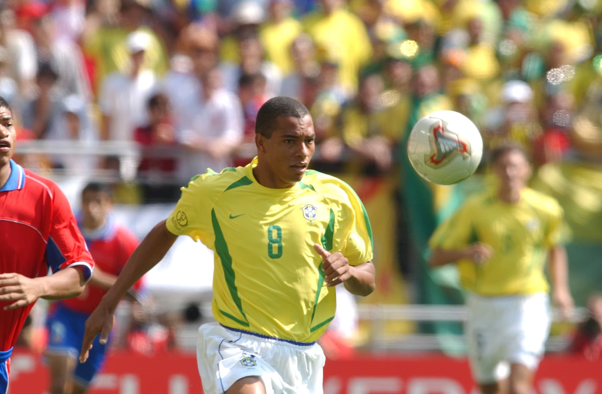Gilberto Silva em jogo entre Brasil e Costa Rica, Copa do Mundo de futebol, 2002 (RICARDO CORREA/PLACAR)