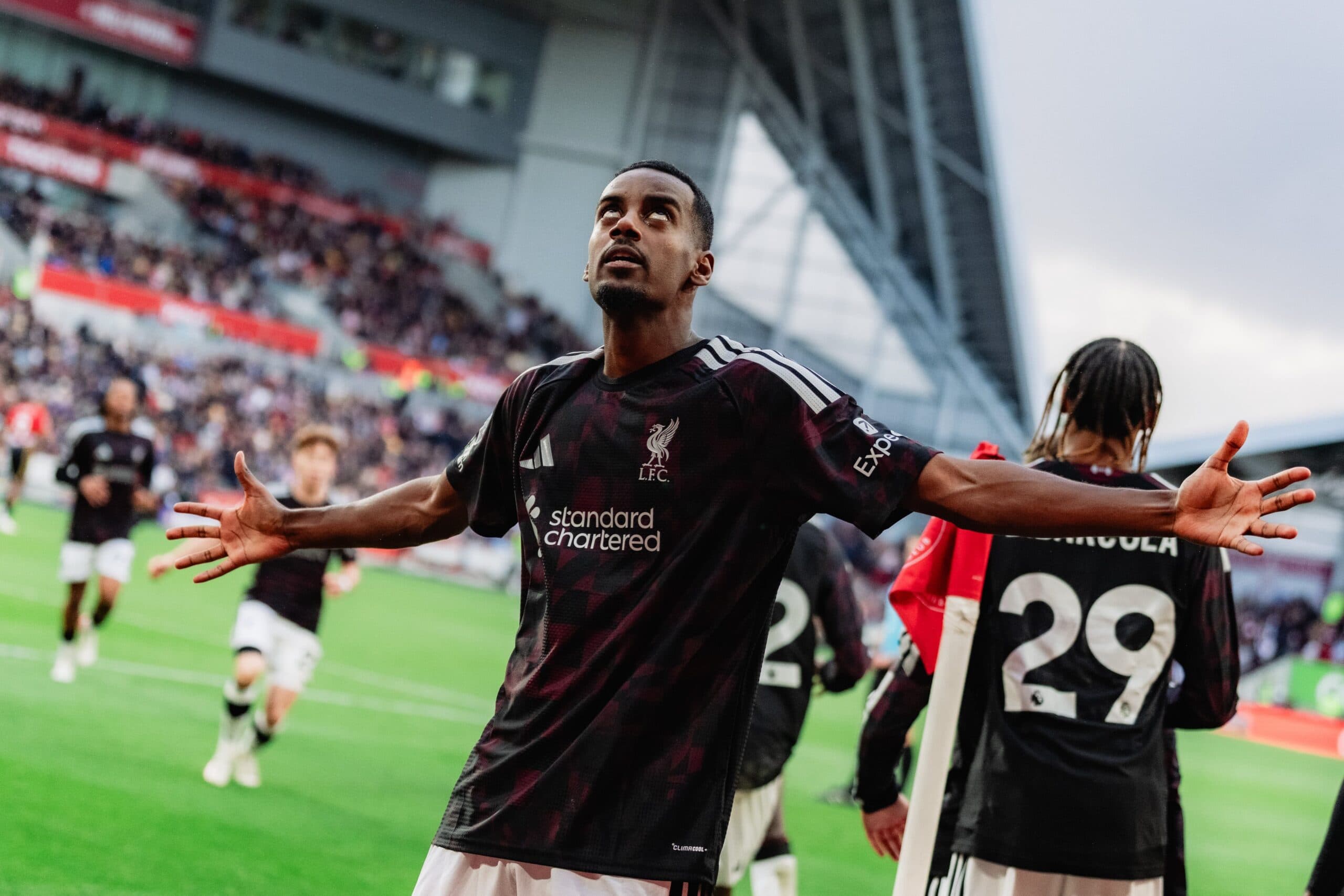 Alexander Isak marcou o gol da virada contra o Brentford - Foto: Divulgação/Liverpool